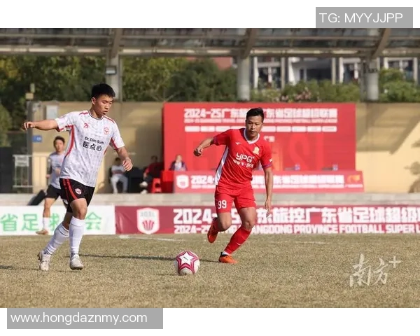 深圳足球队近期状态引发热议球迷与专家各执己见的背后故事 深圳足球队近期状态引发热议球迷与专家各执己见的背后故事